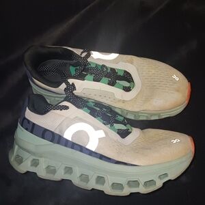 On Cloudstratus Running Shoes - Green and Black